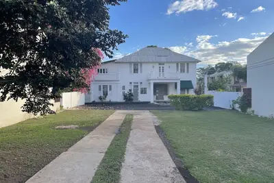 Image de Historic Great House studio rentals uptown Kingston Jamaica