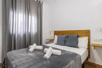 Image de Homeabout Cervantes Apartment 21 (1br 1bt)