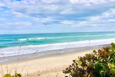 Image de Melbourne Beach oceanfront paradise unit B \nLook for last minute special deals