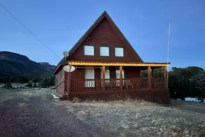 Image de South Fork Shangri-La! Quiet and clean retreat steps from the National Forest!