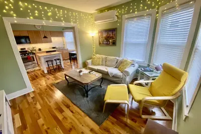 Image de ⭐The Rhody Retreat⭐ Minutes from Downtown ⭐Modern, Spacious, Highly Rated! ! ! ⭐