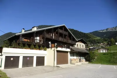 Appartement 6 personnes, classé 2 étoiles. Au calme