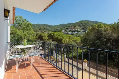 Image de Maison de vacances 'Un paraíso en la Costa Brava' avec vue sur la montagne, terrasse et Wi-Fi