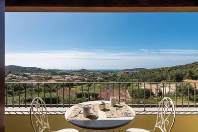 Image de Maison \"Casa Panoramica a Chia\", avec vue mer, balcon, jardin.