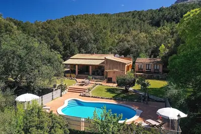 Image de Maison \"Casa Porqueres\", avec vue montagnes, piscine & Wi-Fi