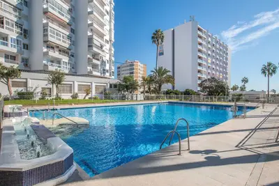 Image de Appartement proche de Puerto Marina, proche plage, avec piscine partagée