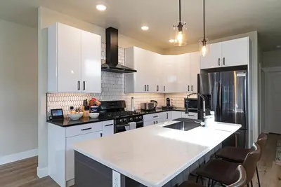 Image de Spacious, 3 story townhome with Mountain Views!