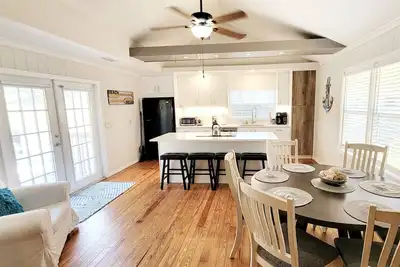 Image de Specious and renovated 2 bed 2 bath house