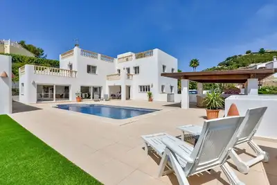 Image de Sorensen Villa spacieuse avec piscine privée