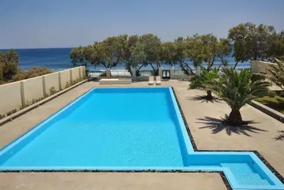 Image de Chef included by Fantasia Villas: Santorini Beach Villa