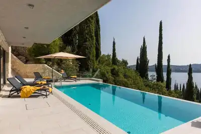 Image de Brand New Contemporary Villa With Infinity Pool
