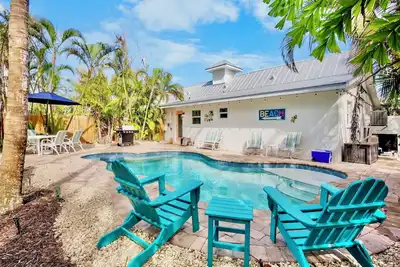 Image de Colorful Beach Cottage with Heated Pool and Walk to Sand!