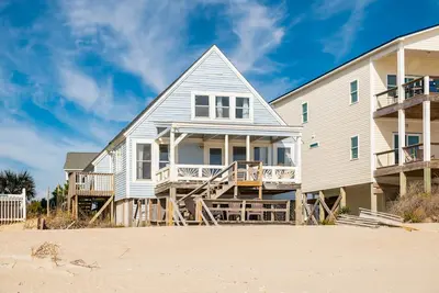Image de Cuddlefish: Oceanfront Home with Beautiful Sunset Views