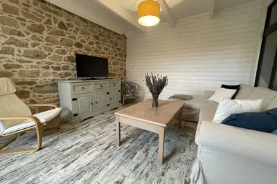 Image de Longère en pierre pour 6 personnes avec piscine chauffée