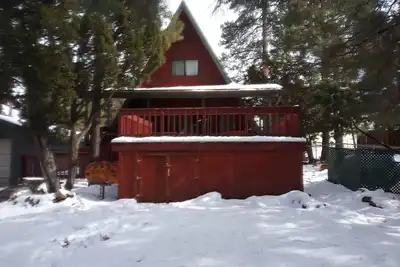 Image de Cool 'A' frame cabin in the ponderosa pines.