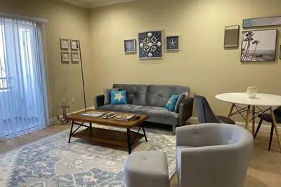 Image de Stylish Apt W/ Amenities| 24/7 Staff|Fully Stocked