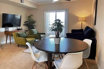 Image de Stylish w/Balcony Ace location, Self Check-in