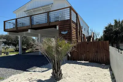 Image de Family Fun only steps away from Saint Joe Beach! Gulf Views! ! Swim Spa 15ftx7ft!