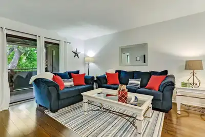 Image de Short walk to the beach- 2br, 2ba “Tranquility on Amelia\"