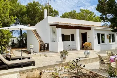 Image de Vacation home with sea views and large plot directly on Playa Migjorn