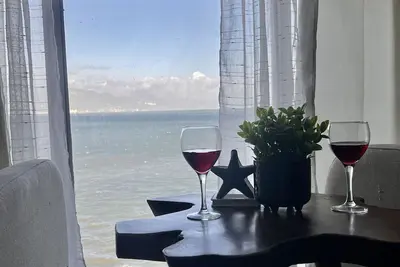Image de Sea Salt escape\/ Beachfront apartment