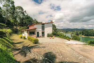 Image de Beautiful Villa Guatape-Peñol with nice lake views