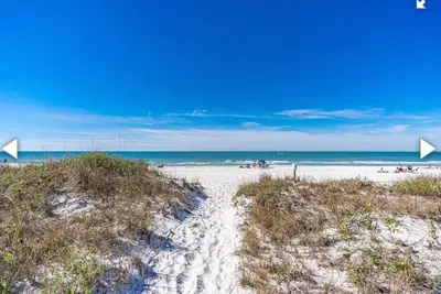 Image de Beach Beauty - Beautiful Indian Rocks Beach 2 Bdrm 2 Bath Condo