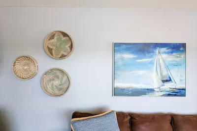 Image de Remodeled House with Dock Slip Available