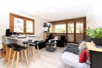 Image de Appartement rénové proche centre et téléphérique