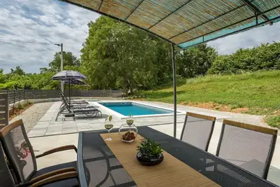 Image de Maison de vacances avec climatisation, piscine privée, Wifi, Tv, terrasse, animaux admis, parking