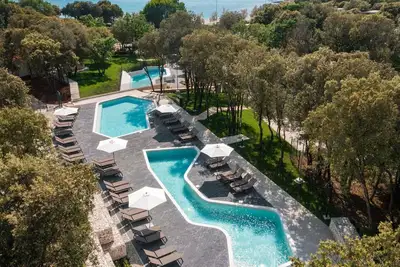 Image de Appartement dans une maison de vacances avec piscine privée, Wifi, climatisation, Tv, terrasse