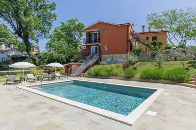 Image de Joli appartement pour 4 personnes avec climatisation, Wifi, piscine privée, Tv, terrasse et parking
