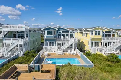 Image de One of These Nights: Ocean views, private pool & hot tub, rec room & elevator!