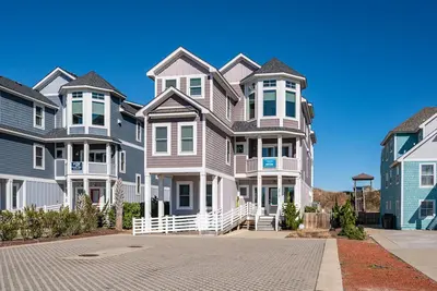 Image de Sunset Beach House: Great views, private pool, hot tub, pool table & elevator