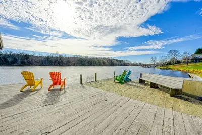 Image de Huge lakefront home with A/C, sunroom, boat ramp, Wifi, game room, deck, & kayaks