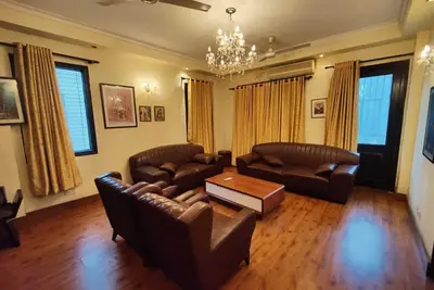 Image de Spacious\/Lovely 4 Bhk apartment with parking Nfc