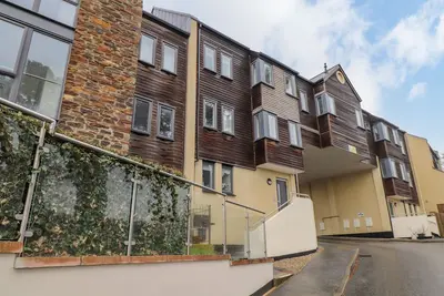 Upper Deck, family friendly, with a garden in Truro
