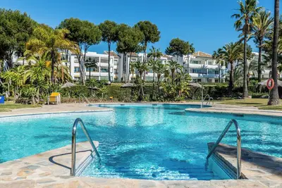 Image de Appartement (2 chambres) à Miraflores, avec piscine, terrasse, jardin & Wi-Fi