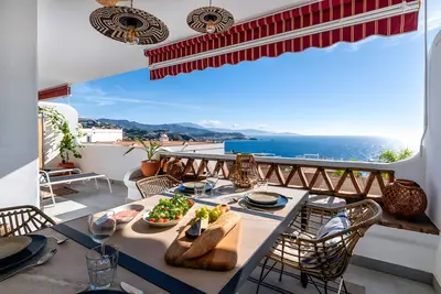Image de Apartamento Luci sur la mer avec vue sur la mer, piscine, terrasse et Wi-Fi