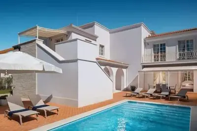 Image de Ideal Holiday Villa with Sophisticated Interior