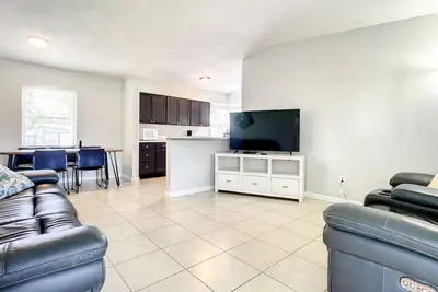 Image de Modern 3br Home: Day Trip to Disney & Universal