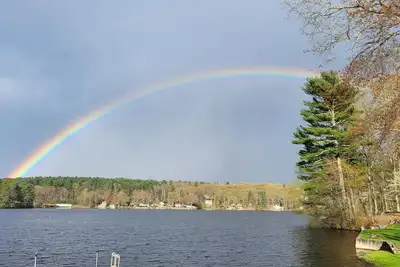 Image de Cozy lake cottage. Bring your boat. New dock at cottage.