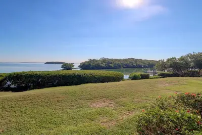 Image de Big water view! Updated! Private pool, hot tub. gym, 3 min to Ft. DeSoto Beach