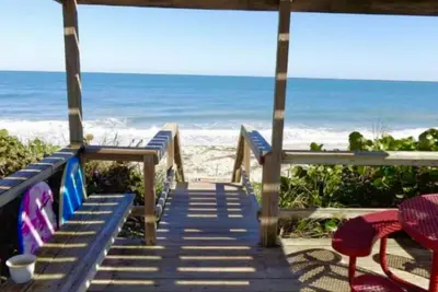Image de Melbourne beach Direct Oceanfront u-c private beach access last min deals