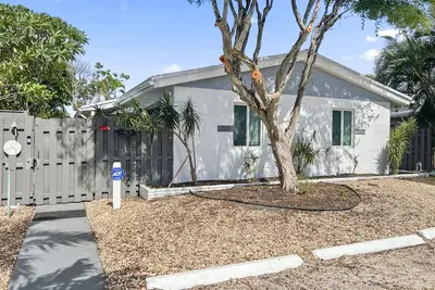 Image de Tropical Stylish & Cozy Private Escape near the Beach: Yard Parking Bbq