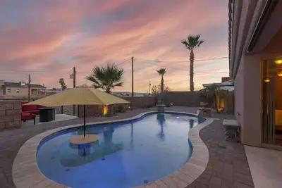 Image de Pool/ Spa Outdoor Bar w/View & Rv Parking