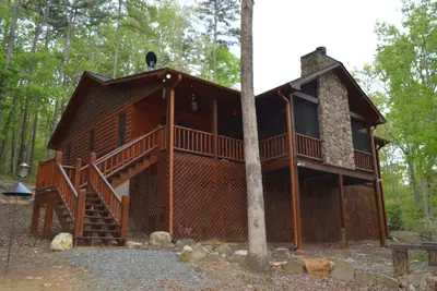 Image de Cozy Cabin for 4 with 2 King beds, 2 full baths, 2 fireplaces and upscale Decor!