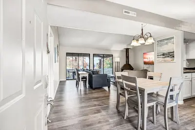 Image de Waterview Margaritaville Resort area home. Practice golf! Outdoor Tv/grill