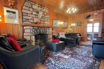 Image de Molesworth House- historic home for larger groups, close to Downtown Cody