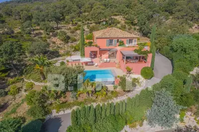 Image de Villa moderne avec piscine pour 8 personnes à Grimaud
